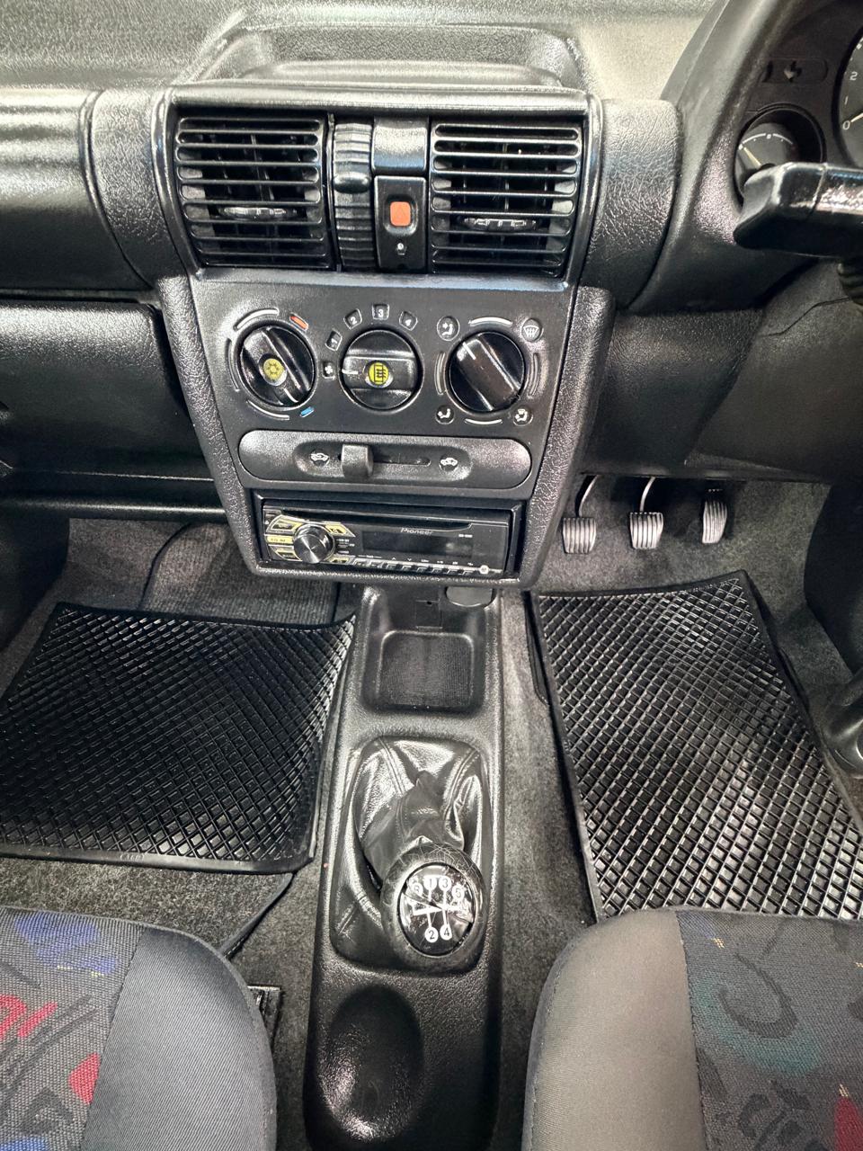 2006 Opel Corsa 140i Lite Sport