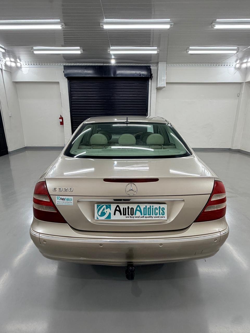 2004 Mercedes Benz E320 Auto