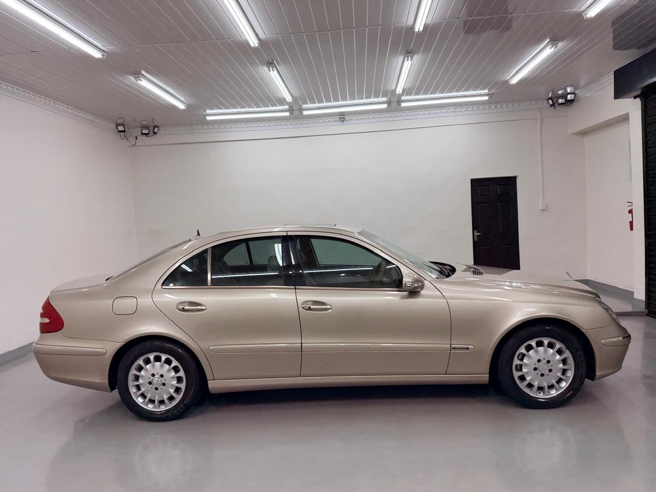 2004 Mercedes Benz E320 Auto