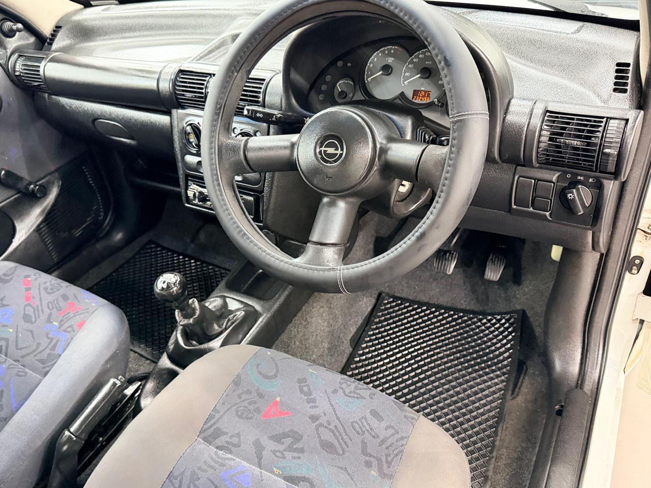 2006 Opel Corsa 140i Lite Sport